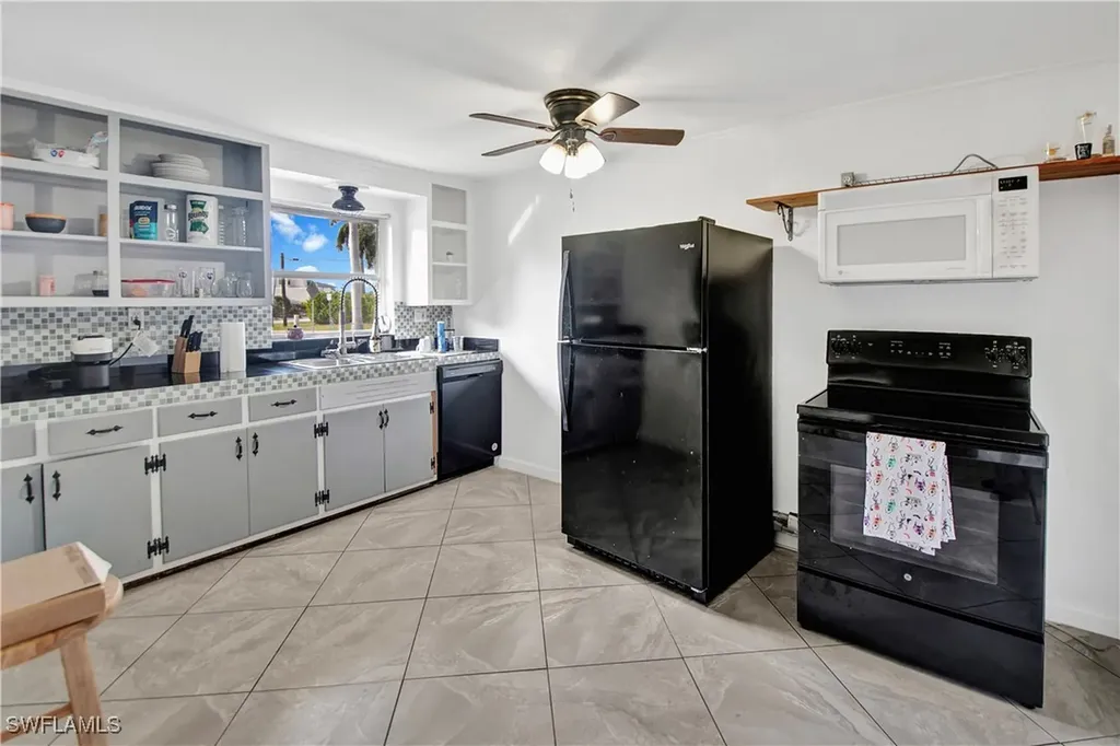 101 Pago Pago Drive E Naples FL 34113