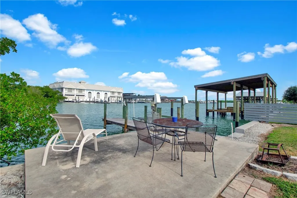 101 Pago Pago Drive E Naples FL 34113