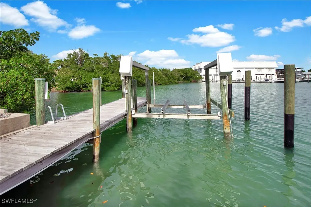 101 Pago Pago Drive E Naples FL 34113