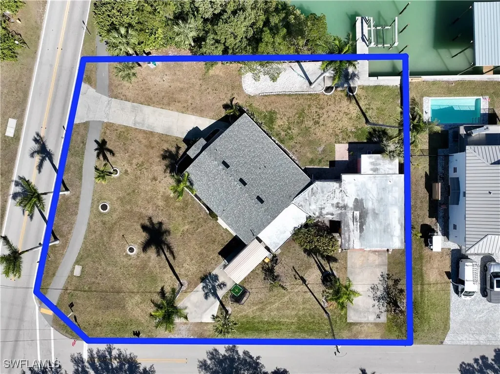 101 Pago Pago Drive E Naples FL 34113