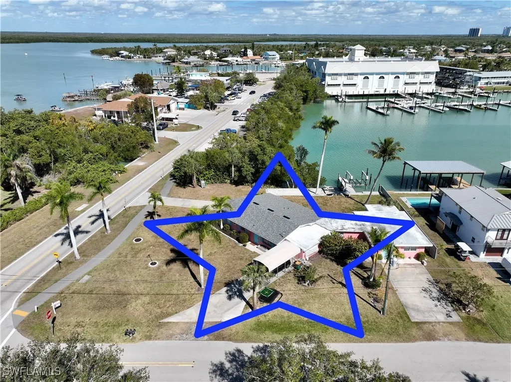 101 Pago Pago Drive E Naples FL 34113
