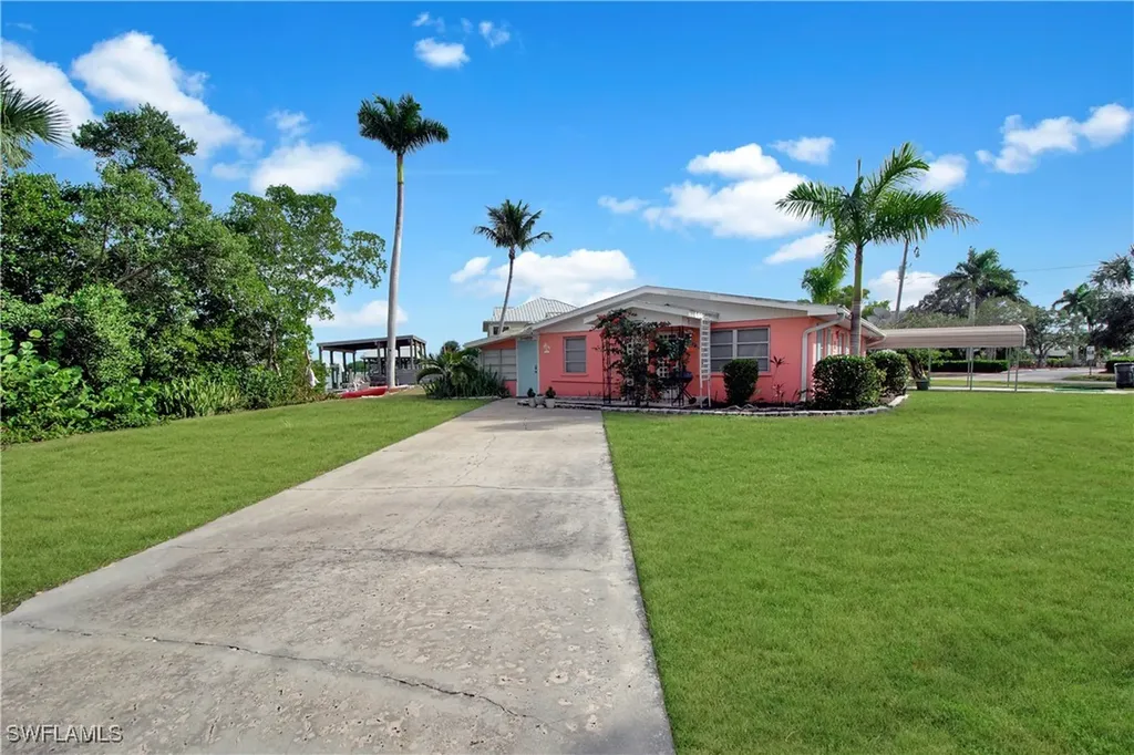 101 Pago Pago Drive E Naples FL 34113