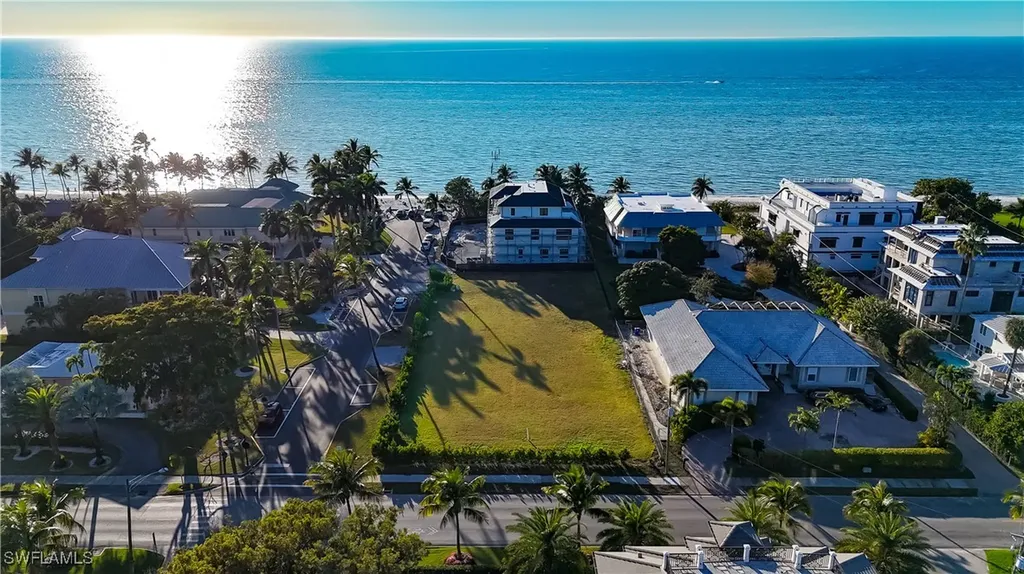 280 Gulf Shore Boulevard S Naples FL 34102