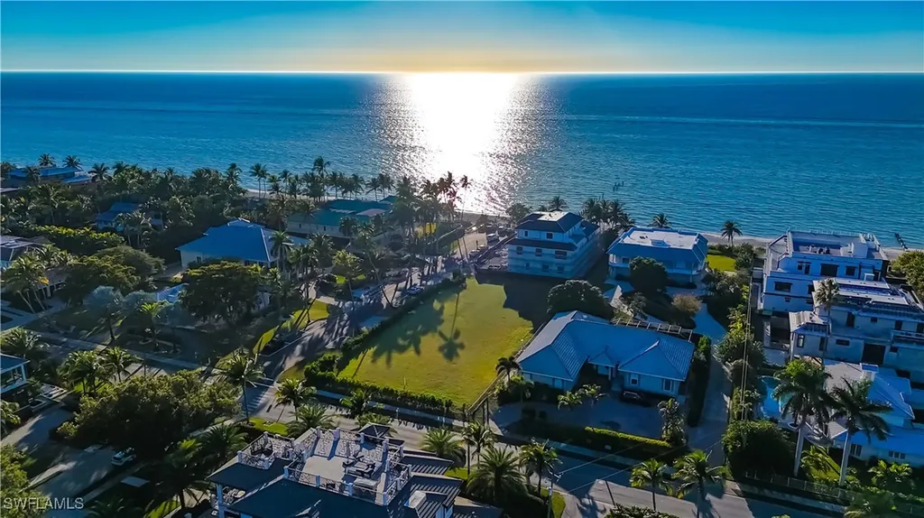 280 Gulf Shore Boulevard S Naples FL 34102