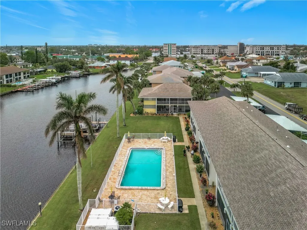 4613 SE 5th Avenue Cape Coral FL 33904
