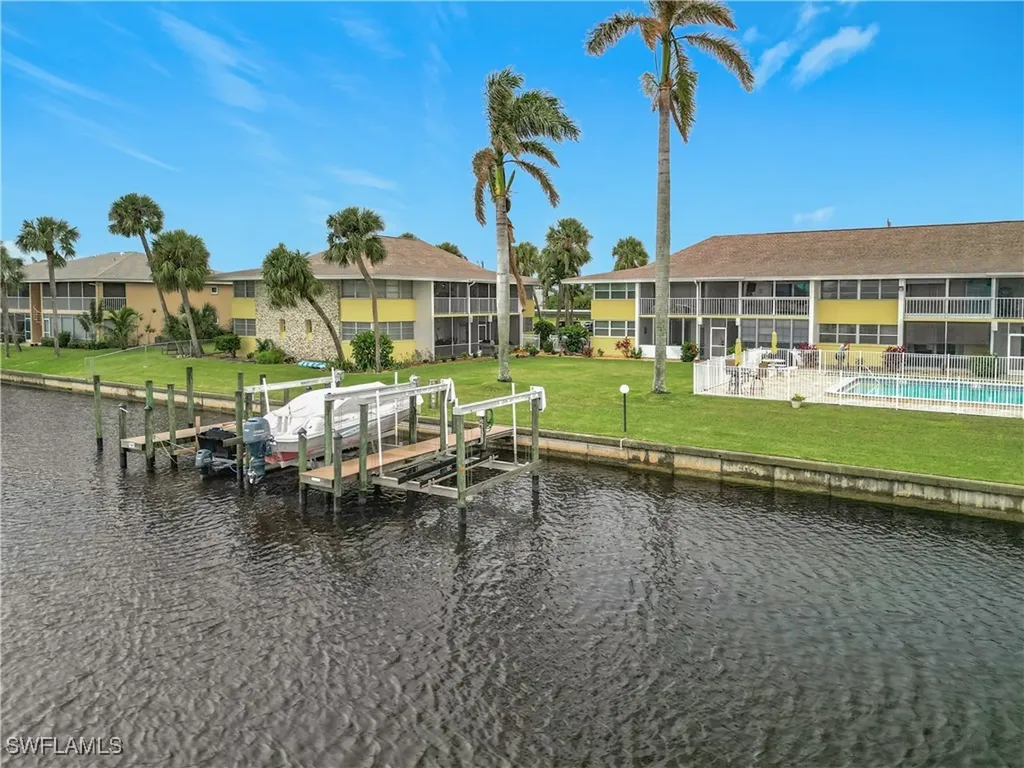 4613 SE 5th Avenue Cape Coral FL 33904