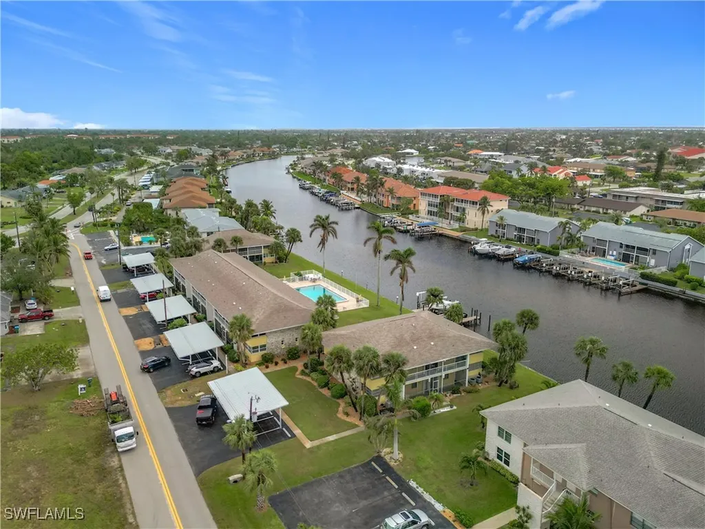 4613 SE 5th Avenue Cape Coral FL 33904