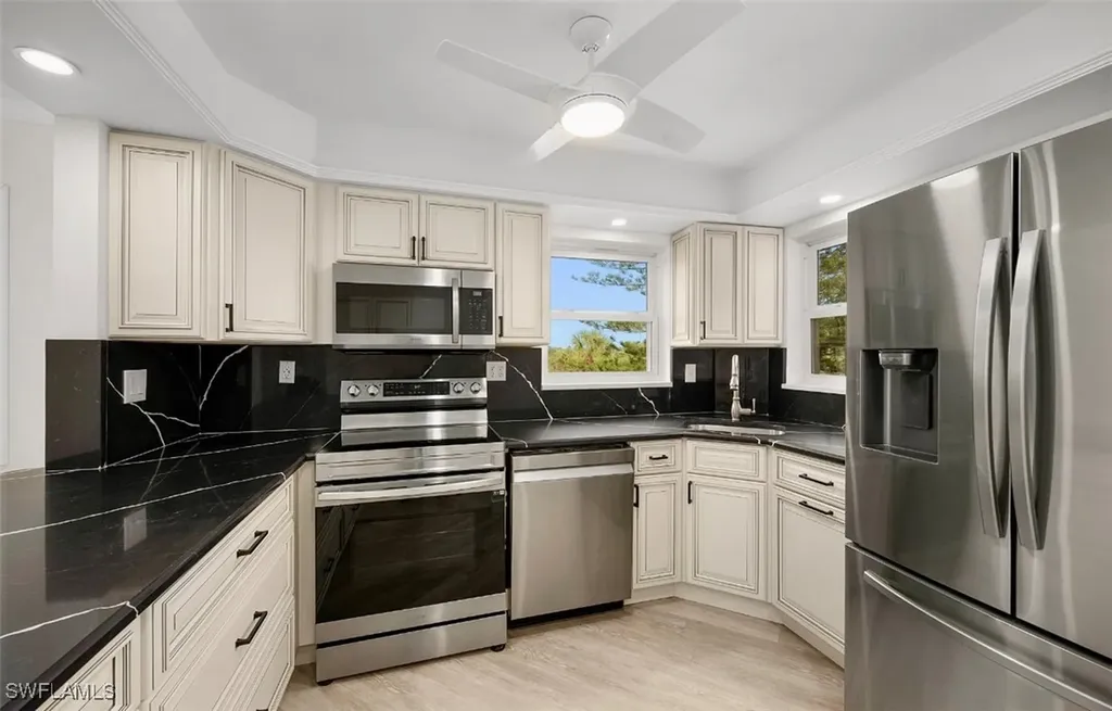 29 High Point Circle E Naples FL 34103