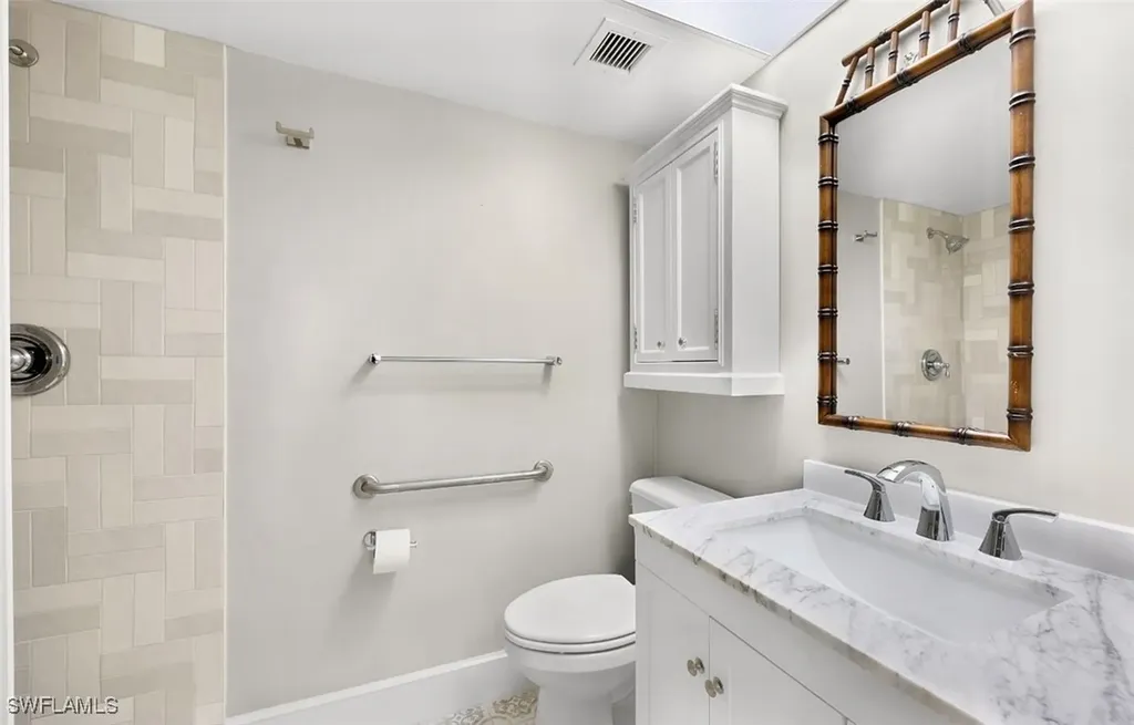 29 High Point Circle E Naples FL 34103