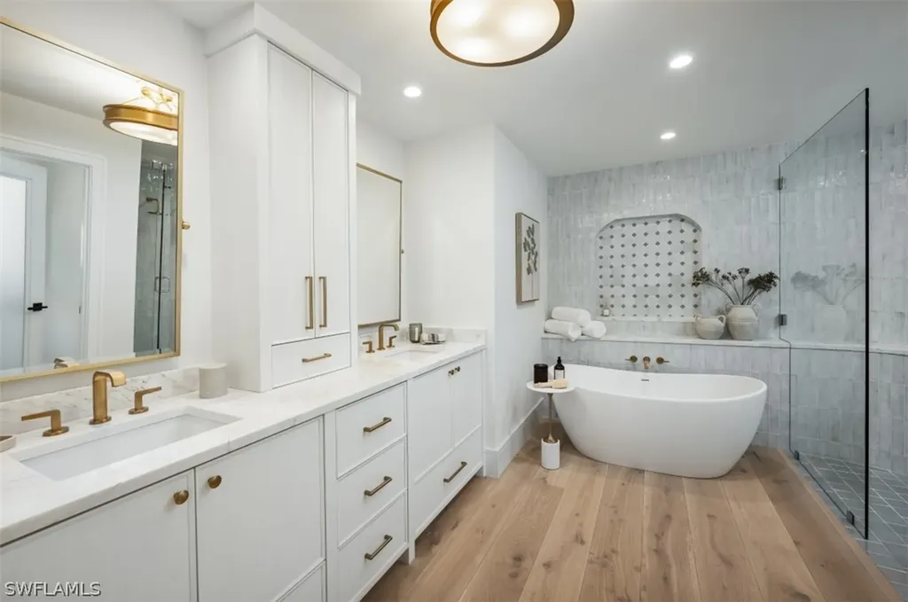 22 Las Brisas Way Naples FL 34108