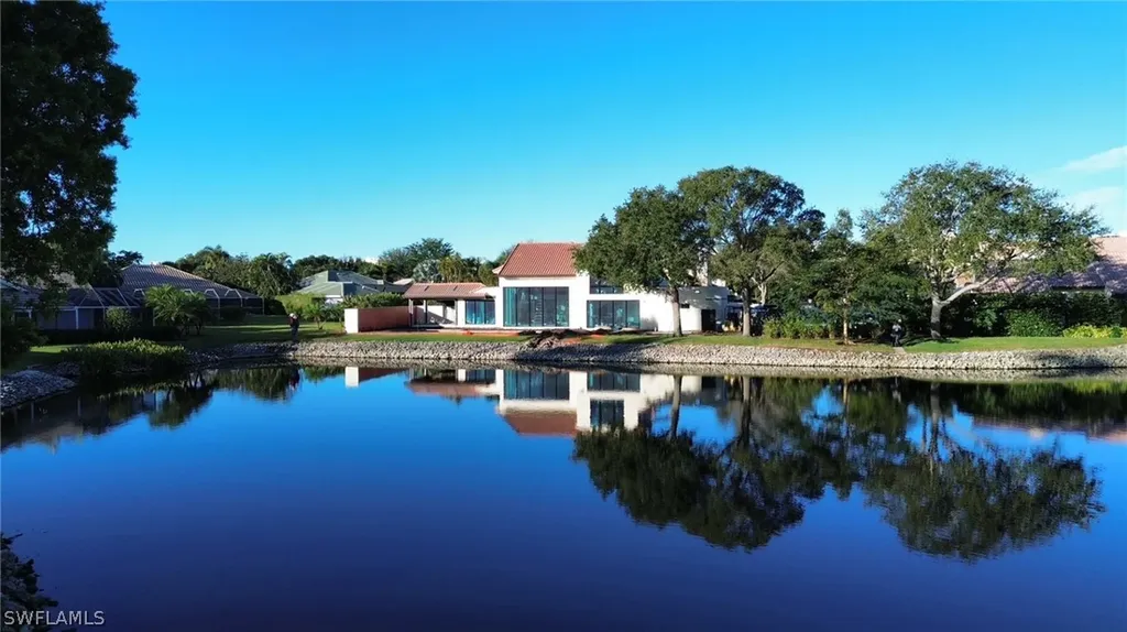 22 Las Brisas Way Naples FL 34108
