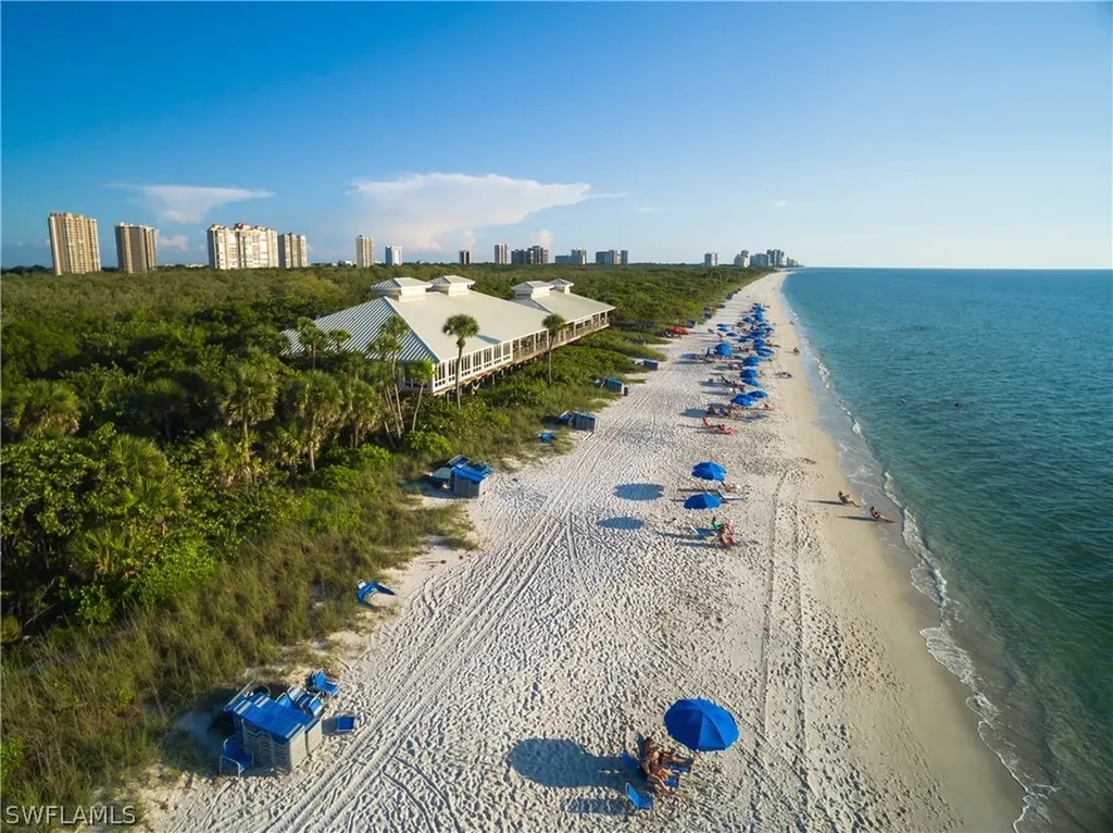 22 Las Brisas Way Naples FL 34108