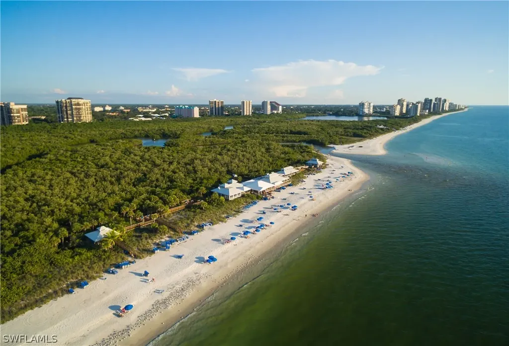 22 Las Brisas Way Naples FL 34108