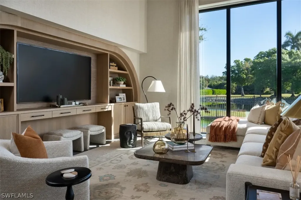 22 Las Brisas Way Naples FL 34108