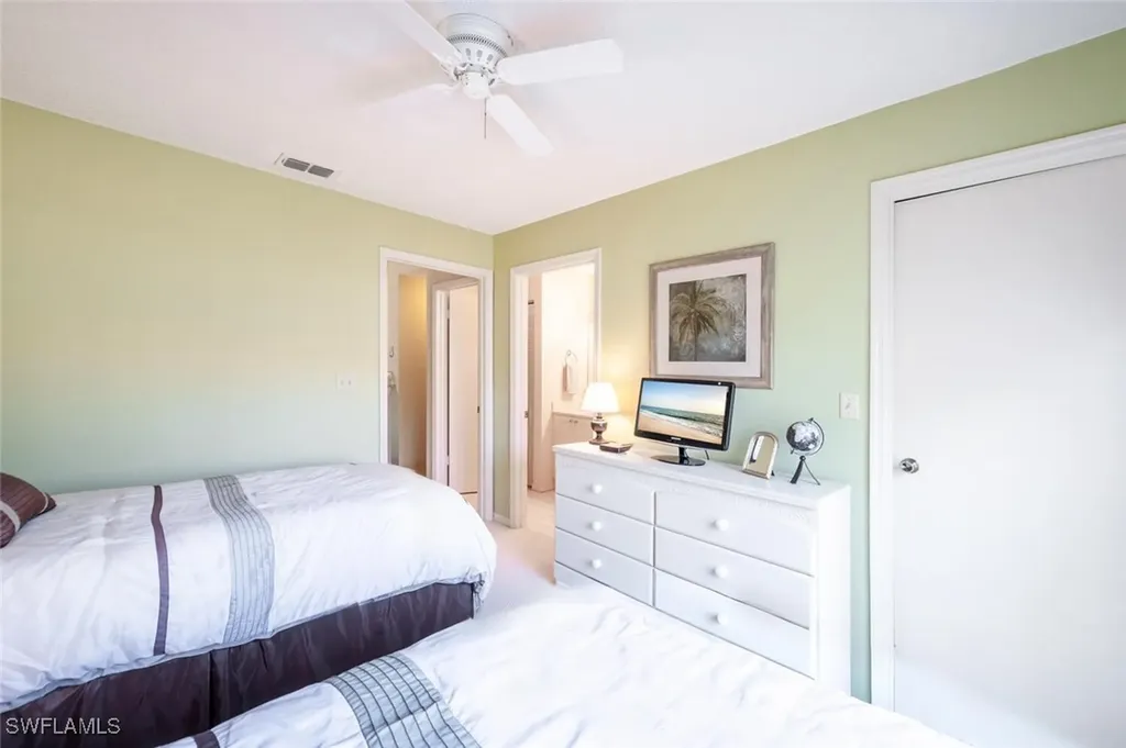 2190 Arbour Walk Circle Naples FL 34109