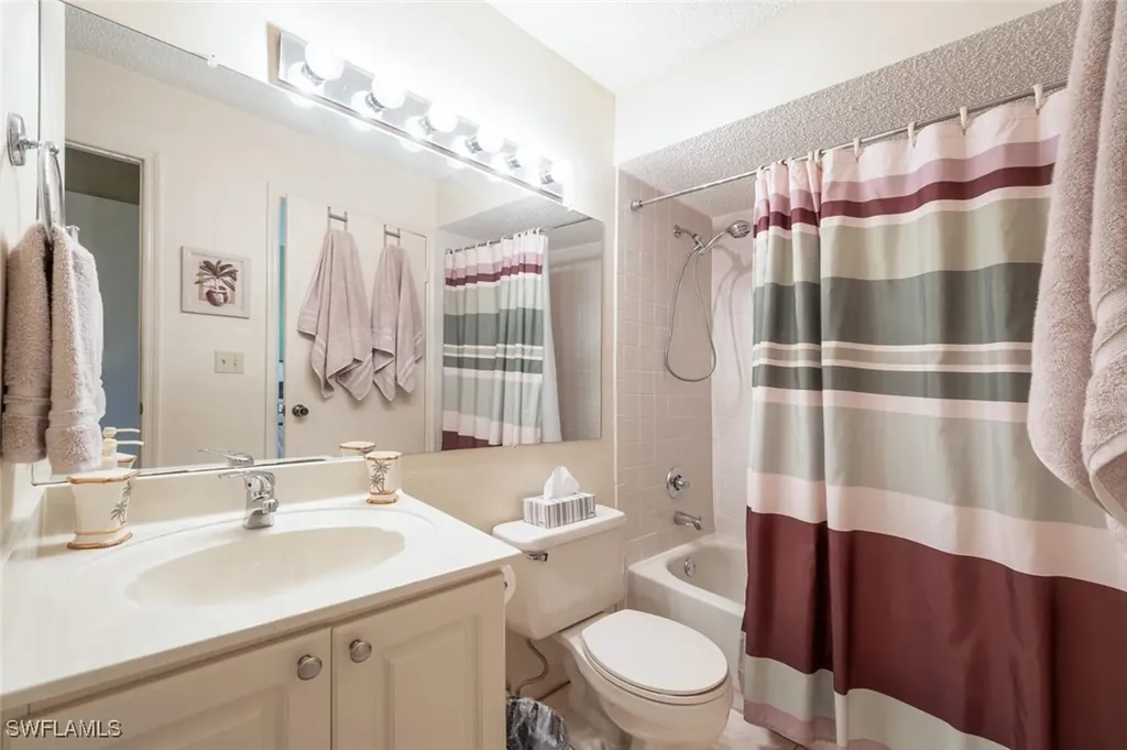2190 Arbour Walk Circle Naples FL 34109