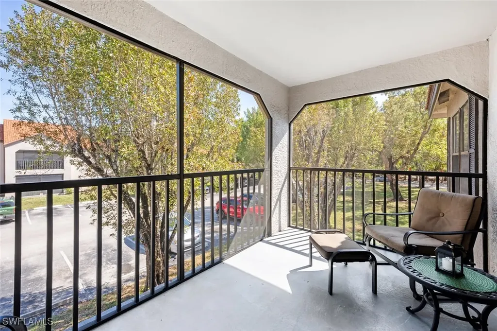 2190 Arbour Walk Circle Naples FL 34109