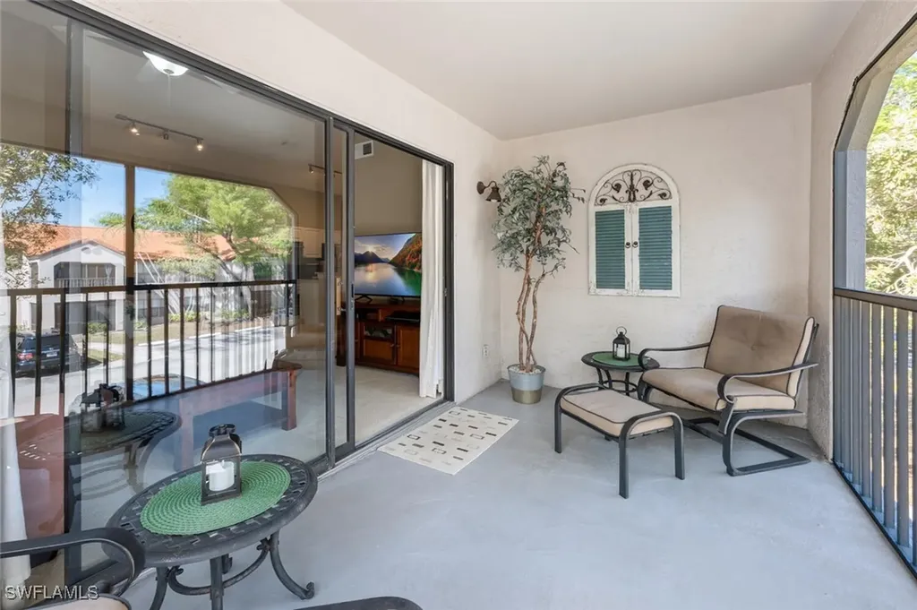 2190 Arbour Walk Circle Naples FL 34109