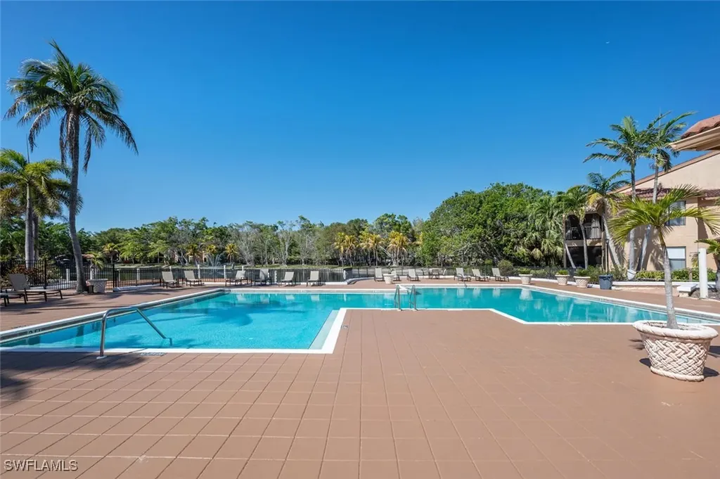 2190 Arbour Walk Circle Naples FL 34109