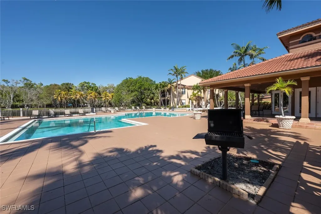 2190 Arbour Walk Circle Naples FL 34109