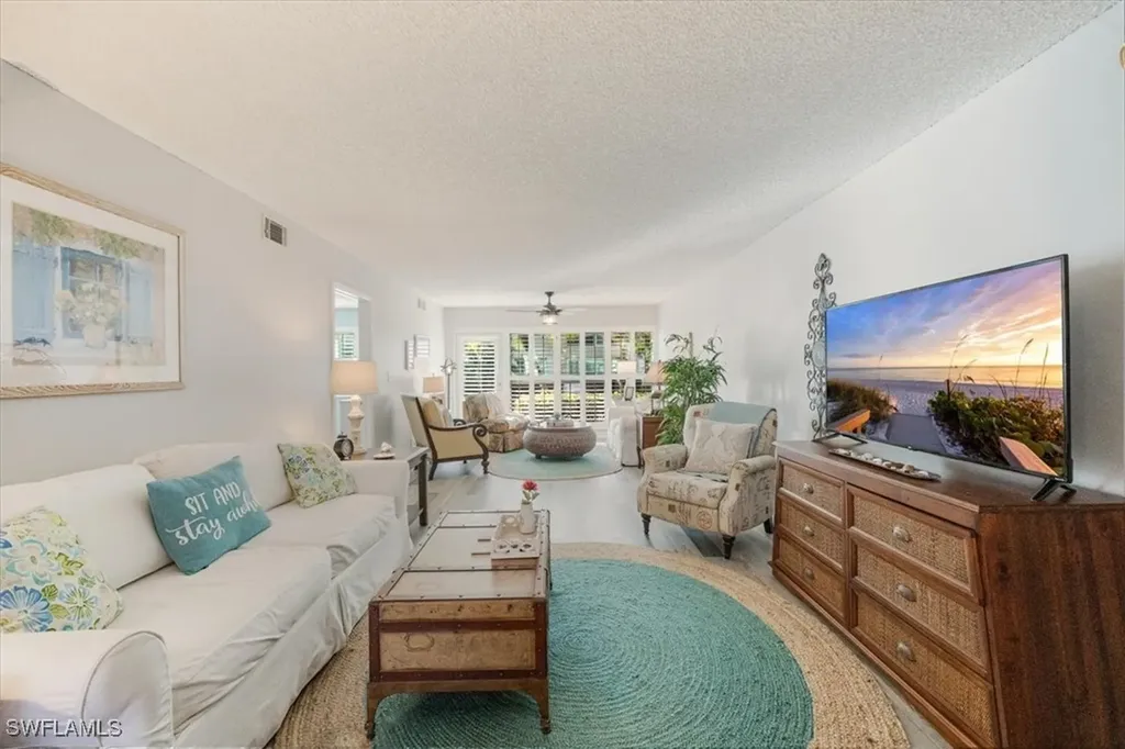 142 Palm Drive Naples FL 34112
