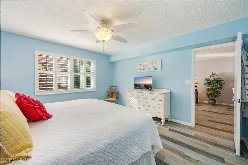 142 Palm Drive Naples FL 34112