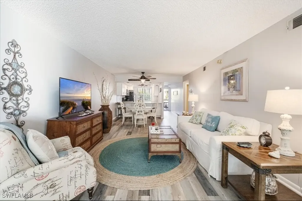 142 Palm Drive Naples FL 34112