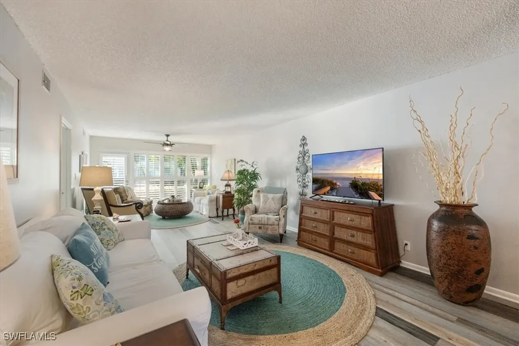 142 Palm Drive Naples FL 34112
