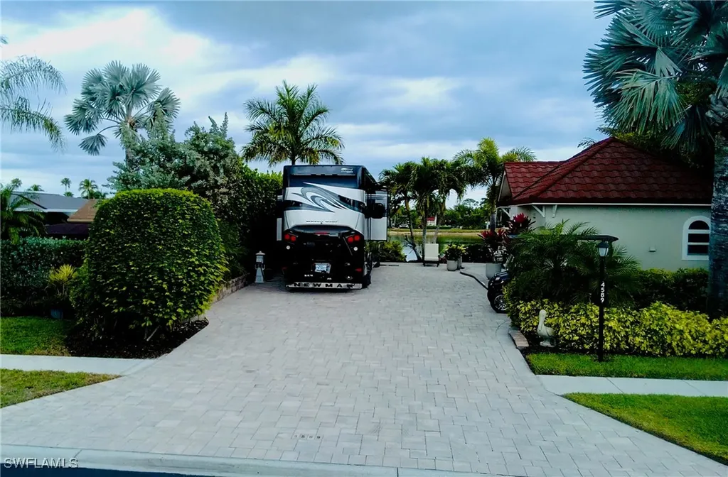 4589 Southern Breeze Drive Naples FL 34114