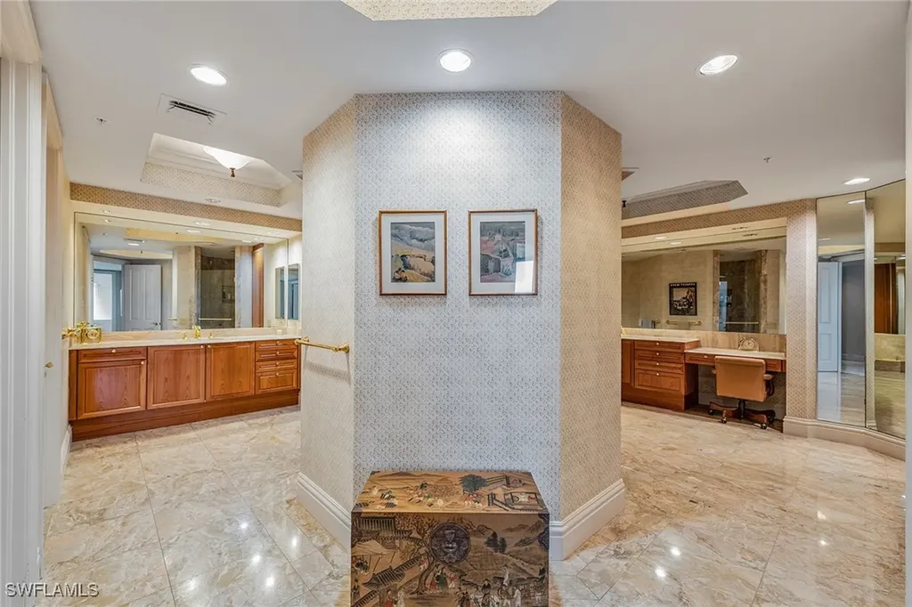 8477 Bay Colony Drive Naples FL 34108