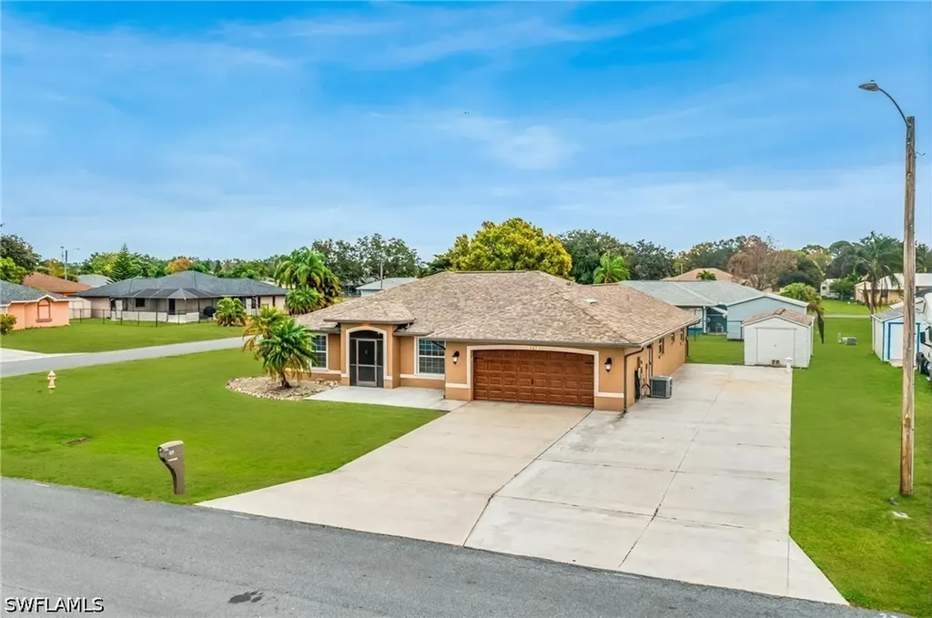 401 Candlewick Circle E Lehigh Acres FL 33936