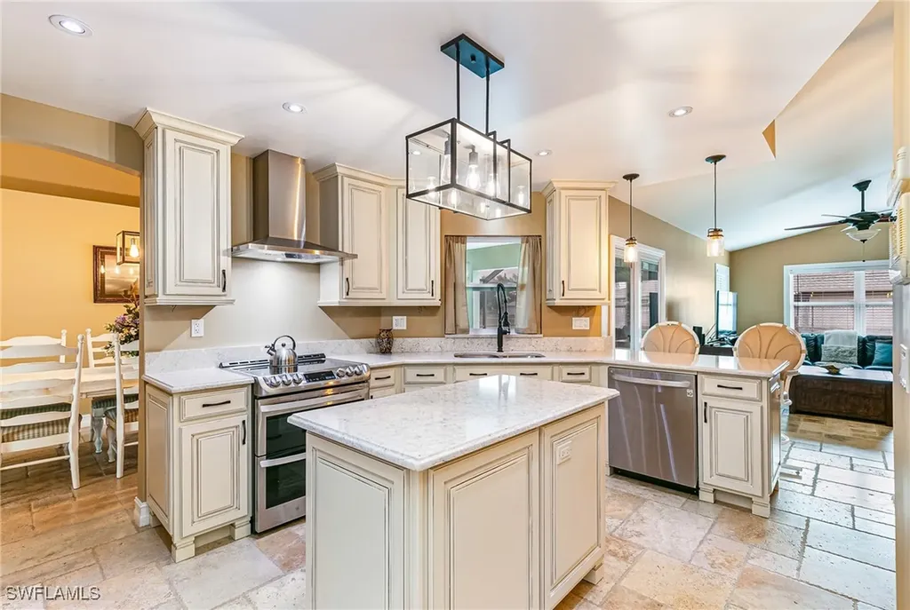 401 Candlewick Circle E Lehigh Acres FL 33936