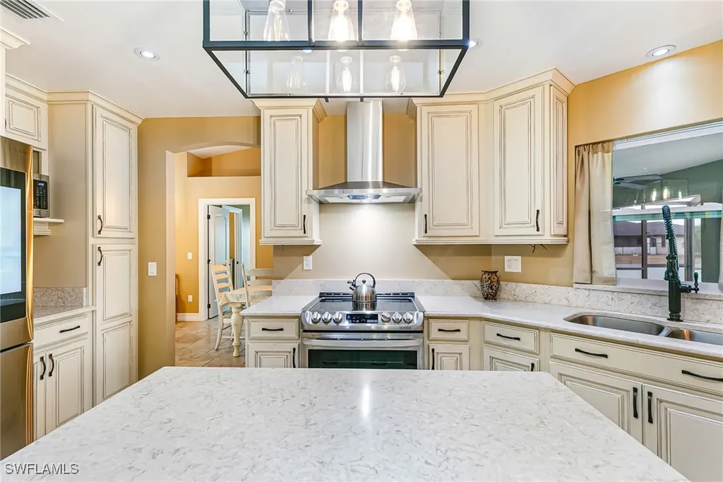 401 Candlewick Circle E Lehigh Acres FL 33936