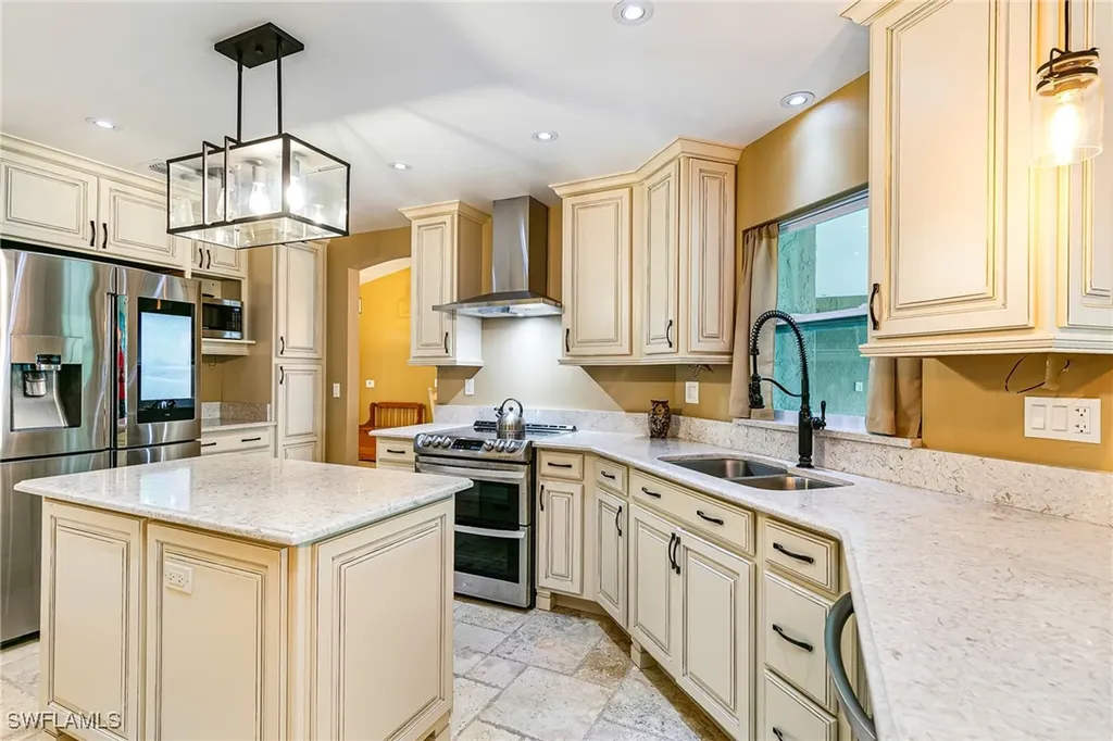 401 Candlewick Circle E Lehigh Acres FL 33936