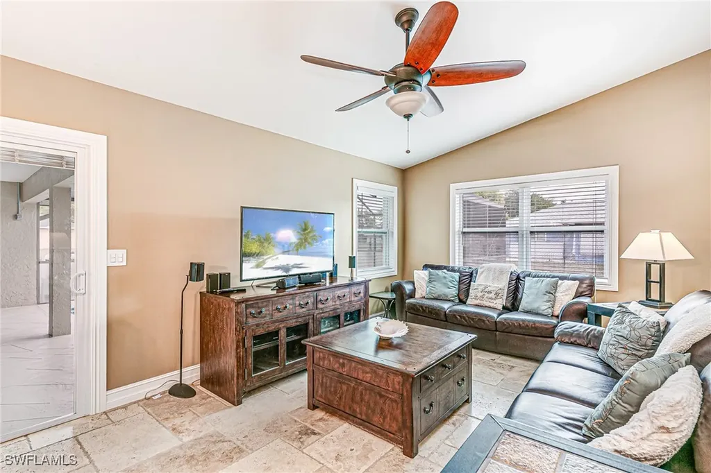 401 Candlewick Circle E Lehigh Acres FL 33936