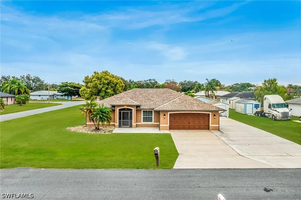 401 Candlewick Circle E Lehigh Acres FL 33936