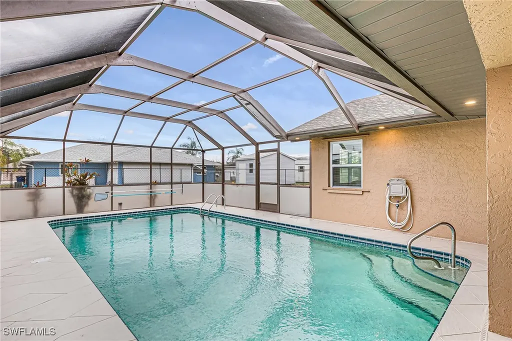401 Candlewick Circle E Lehigh Acres FL 33936