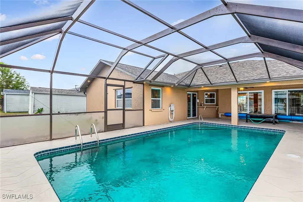401 Candlewick Circle E Lehigh Acres FL 33936