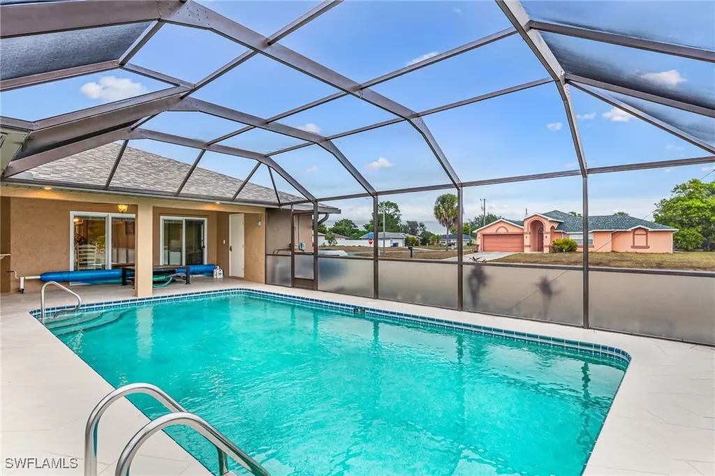 401 Candlewick Circle E Lehigh Acres FL 33936