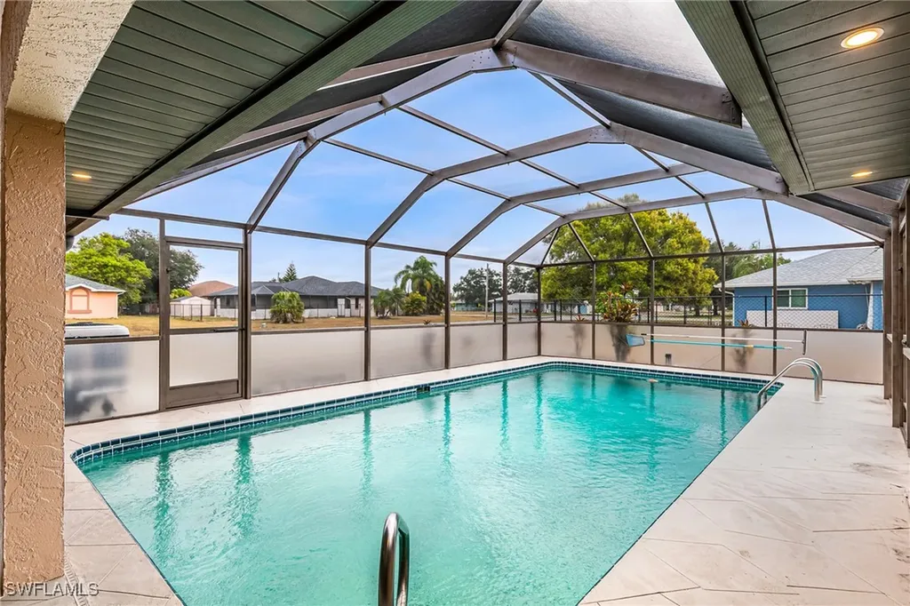 401 Candlewick Circle E Lehigh Acres FL 33936