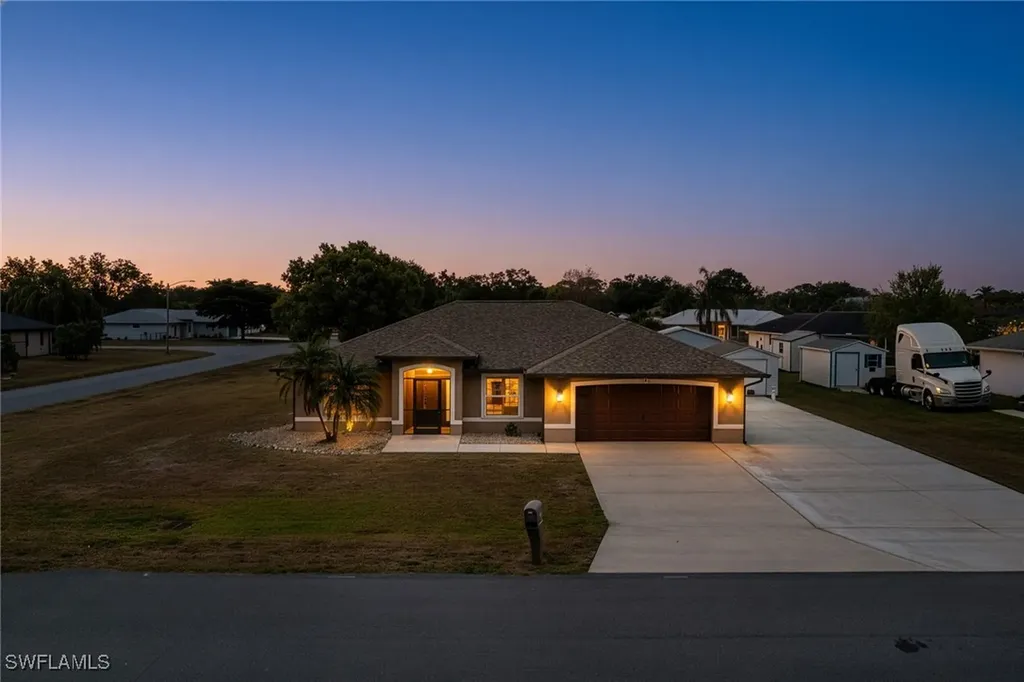 401 Candlewick Circle E Lehigh Acres FL 33936
