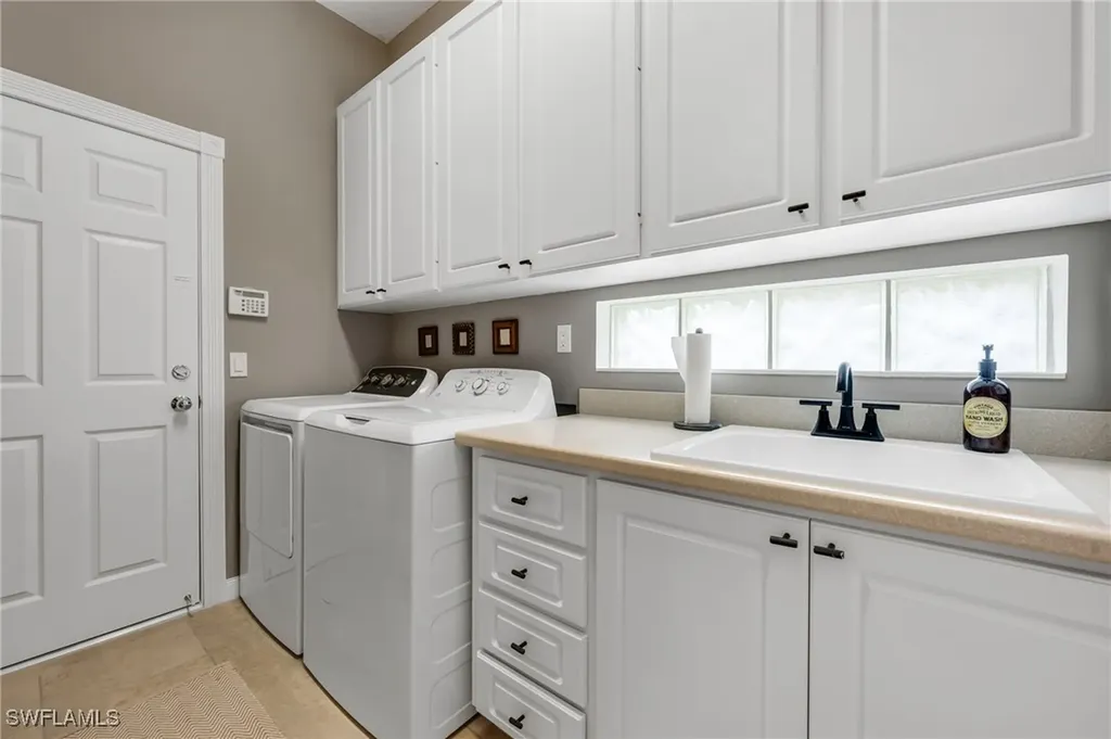 8009 Wilfredo Court Naples FL 34114