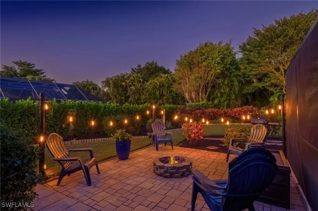 Naples FL, 2236 Queens Boulevard