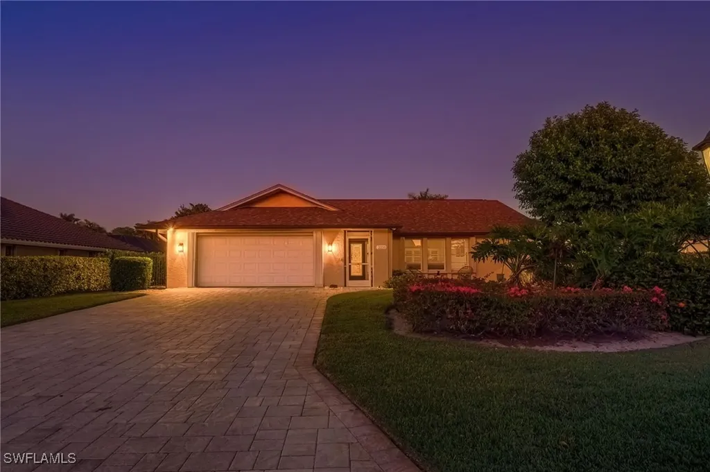 2236 Queens Boulevard Naples FL 34112