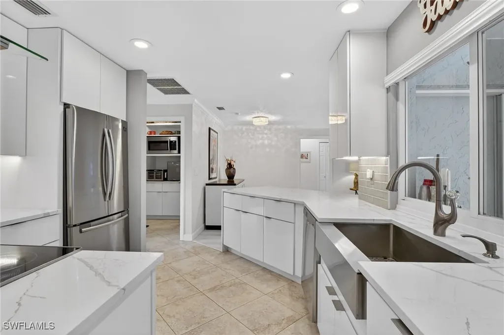 2236 Queens Boulevard Naples FL 34112