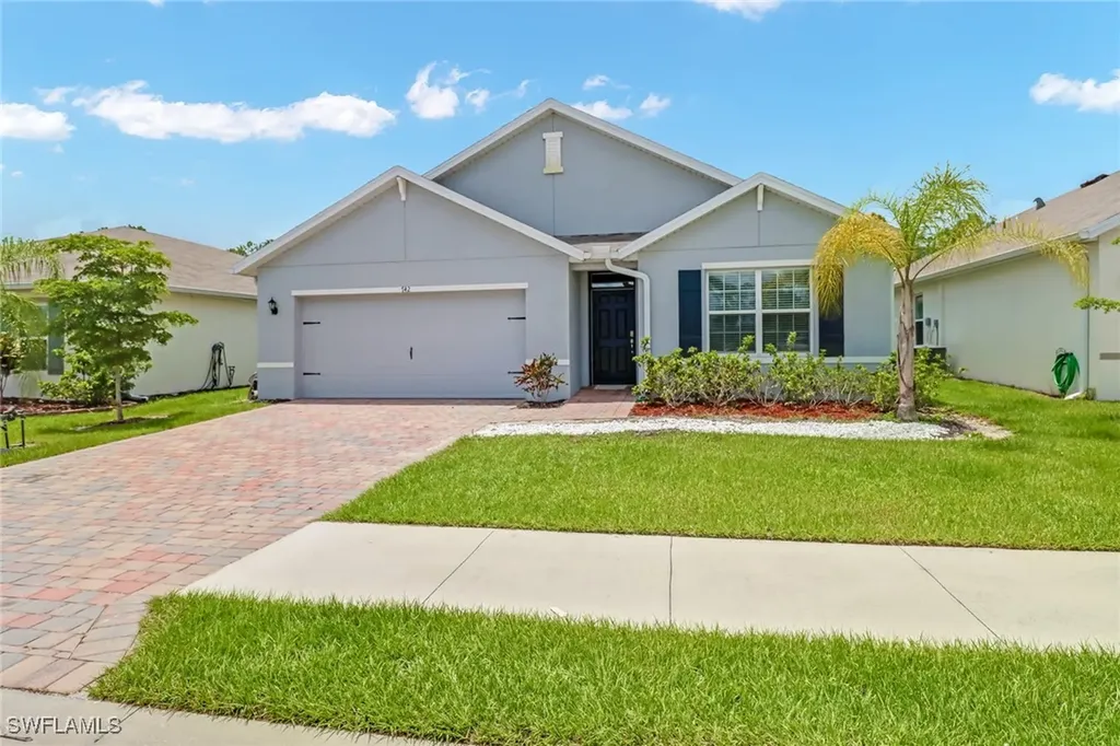 742 Hadley Place W Naples FL 34104
