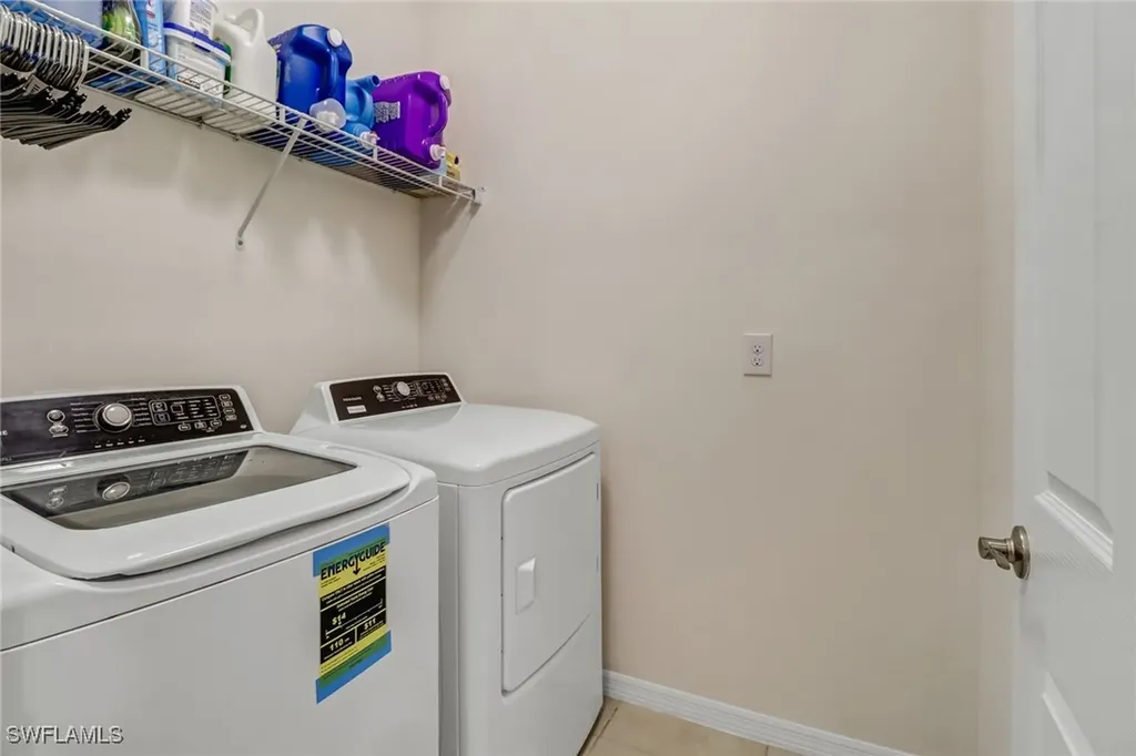 742 Hadley Place W Naples FL 34104