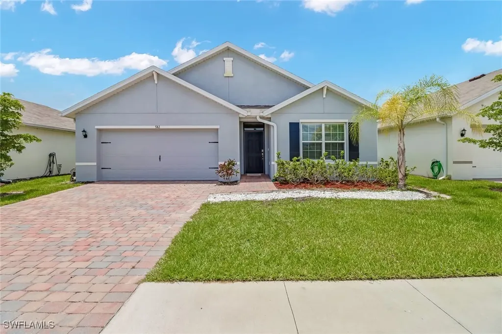 742 Hadley Place W Naples FL 34104
