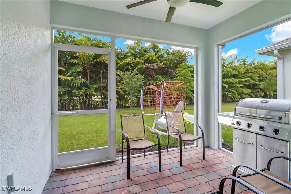 742 Hadley Place W Naples FL 34104