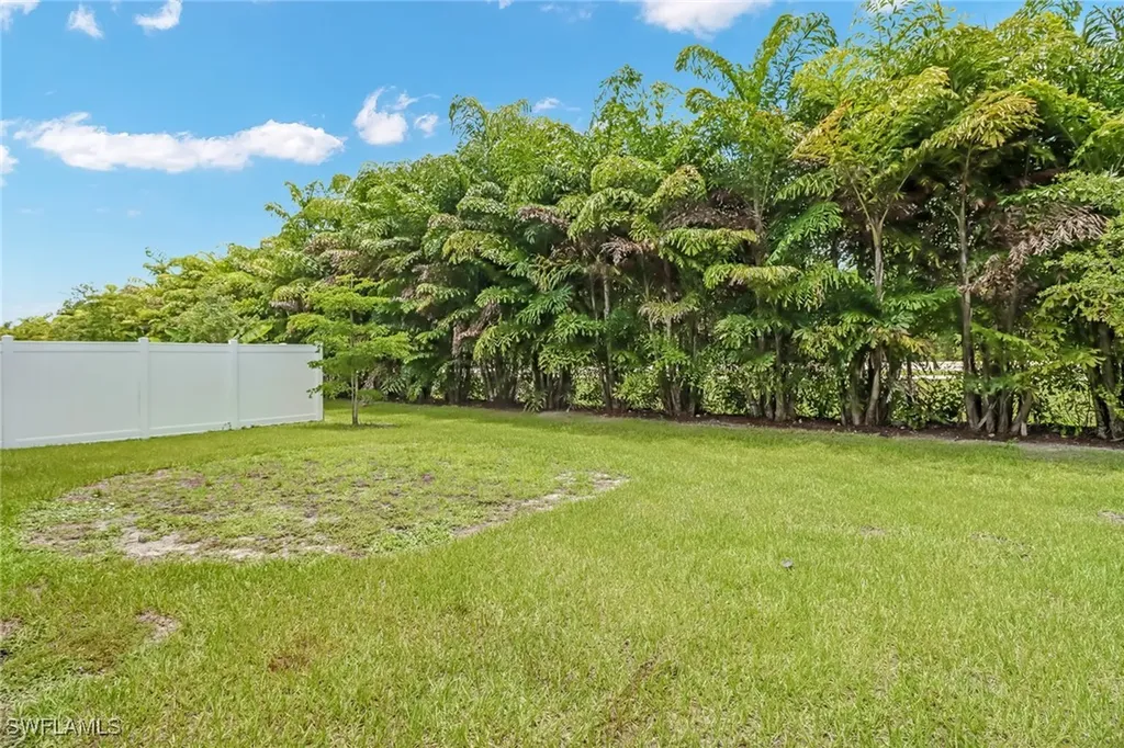 742 Hadley Place W Naples FL 34104
